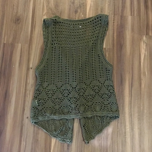 NWOT- beautiful olive green crocheted vest - Picture 2 of 4